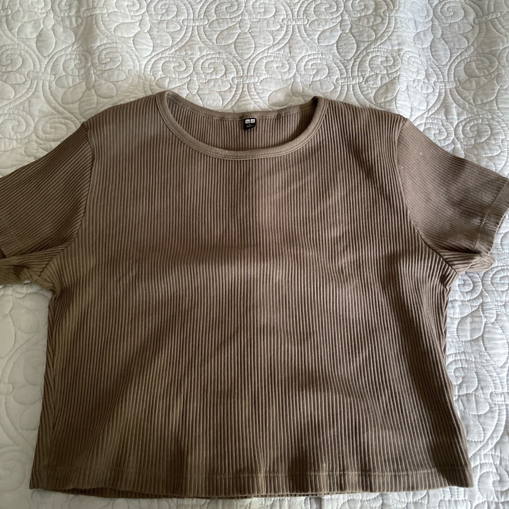 Grey ribbed Uniqlo t shirt
